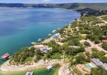 Вилла в Lakefront On Lake Travis 4 Bedroom Residence by RedAwning