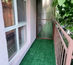 Апартаменты c 1 комнатой с балконом в Кристалл