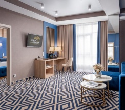 Люкс в Gold inn Garden
