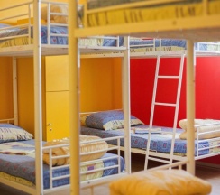 Кровать в общем номере в Outlanders Tribe Hostel