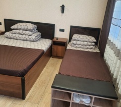 Трехместный комфорт в Тростничок
