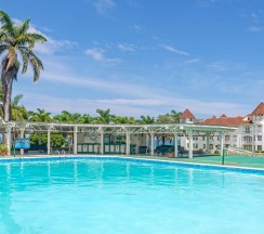 Апартаменты в Hospitality Expert F32 Beach front Pool & Chef