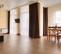 4х местный номер Супериор с балконом в Alpen House