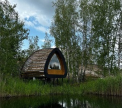 Лунный модуль на озере с купелью в Аномалия