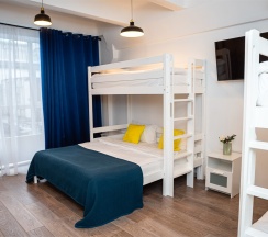Семейный номер с 2х ярусными кроватями в Smart Hotel Kantemirovsky