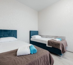 Пятиместный номер Comfort с 2 комнатами с балконом в Бриз 55