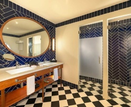 Двухместный Master Suite Privilege Royal двуспальная кровать в Ocean El Faro Resort - All Inclusive