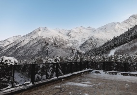 Курортный отель Moon на горе Эльбрус