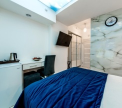 Номер “Business Apart” с имитацией окна в Morskoy resort
