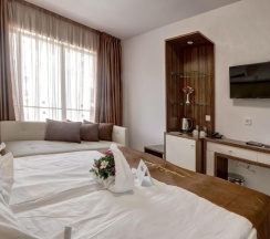 Двухместный номер Premium с балконом двуспальная кровать в Prestige Hotel and Aquapark