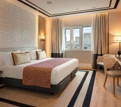 Двухместный номер Superior с видом на город (двуспальная кровать) в Senator Gran Vía 70 Spa Hotel