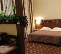 Апартаменты с просторной спальней, обеденной зоной и балконом в My Favourite Garden Hotel