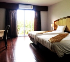 Номер Standard с видом на сад в NH Elegant Hotel