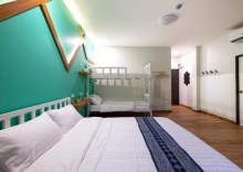 Люкс Deluxe в BED Friends Poshtel