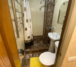 3-местный номер стандарт комфорт с 1 односпальной и 1 двуспальной кроватью в 2 Перца