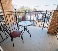 Трехместный Стандарт с балконом "Богудония" в Крыжовник