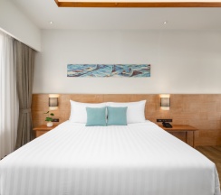 Двухместное бунгало Deluxe с видом на море двуспальная кровать в Отель Saii Phi Phi Island Village