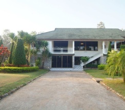 Коттедж с 3 комнатами с балконом в Phudara Resort