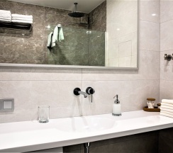 Апартаменты в Апартаменты InterLoft 2 City Center Free Parking Wi-Fi 100/50 Smart TV