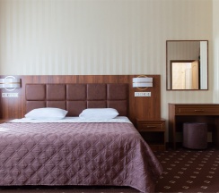 Апартаменты с просторной спальней, обеденной зоной и балконом в My Favourite Garden Hotel