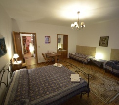 Четырёхместный номер Standard в B&B Arabesque
