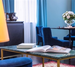 Люкс Президентский с двуспальной кроватью в Cosmos Selection Saint-Petersburg Nevsky Royal Hotel
