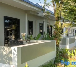 Двухместное бунгало Standard c 1 комнатой двуспальная кровать в Isara Nai Yang Resort