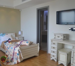 Семейные апартаменты с балконом и с красивым видом из окна в Diana Palace