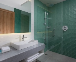 Делюкс с 1 кроватью king-size (200*200) в Holiday Inn Perm