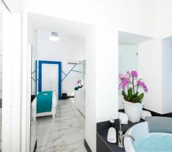 Двухместный номер With hot tube Executive Seaview (двуспальная кровать) в Positano Art Hotel Pasitea
