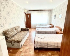 Четырёхместный номер Standard с видом на горы в Апельсин