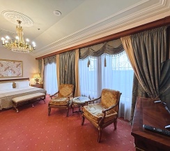 Улучшенный номер с видом на город в Taleon Imperial Hotel