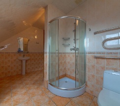 Стандартный трехместный номер в Ямал