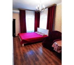 М.Горького 85Б. 2-комн.кв., 10-этаж, 126 в АнтиОтель