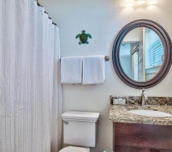 Коттедж с 4 комнатами с видом на море в Beach Nest 4 Bedroom Holiday Home by Five Star Properties