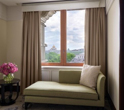 Номер Люкс Four Seasons Экзекьютив с видом на Кремль Кинг в Four Seasons Hotel Moscow