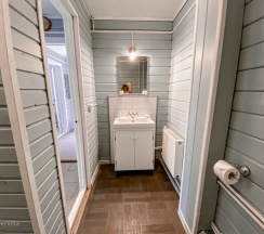 Домик у реки в River Villa