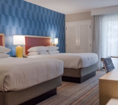 Двухместный номер корпус 2 Deluxe (2 отдельные кровати) в Howard Johnson by Wyndham Anaheim Hotel and Water Playground