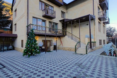 Теберда: Гостевой дом Golden House