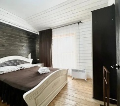 Коттедж № 2 в Aladdin Homes