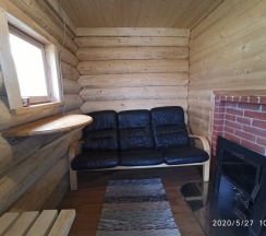 Коттедж с балконом и с красивым видом из окна в Гостевой дом