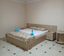 Четырёхместный номер стандарт с балконом в Белые скалы