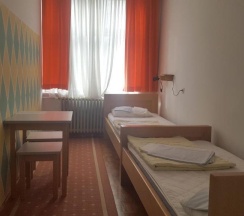 Двухместный номер Standard 2 отдельные кровати в HI Hostel Zagreb