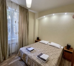 Четырёхместный номер Standard с 2 комнатами с балконом и с красивым видом из окна в На Короткой