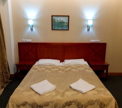 Двухместный номер с 1 кроватью или 2 отдельными кроватями в Happy Inn