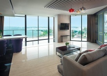 Люкс seafront в Tsix5 Phenomenal Hotel Pattaya