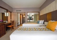 Семейный номер Superior с видом на бассейн в Courtyard by Marriott Phuket, Patong Beach