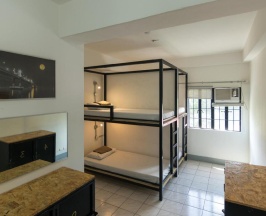 Кровать в общем номере в Mad Monkey Hostel Cebu City