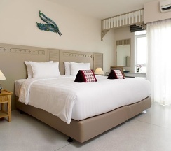 Люкс с 2 комнатами с видом на город двуспальная кровать в Panphuree Residence