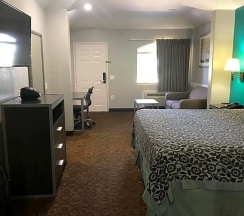 Двухместный номер Deluxe двуспальная кровать в Camelot Inn & Suites Veterans Memorial NW Houston